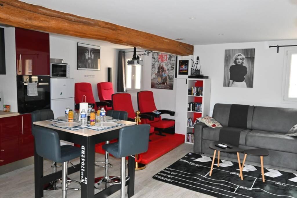 Cinema Appartement 10Mn Aeroport Roissy Cdg Villeneuve-sous-Dammartin Exterior photo