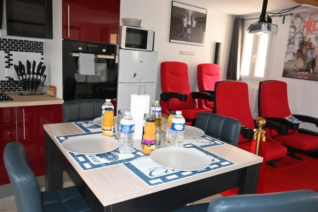 Cinema Appartement 10Mn Aeroport Roissy Cdg Villeneuve-sous-Dammartin Exterior photo